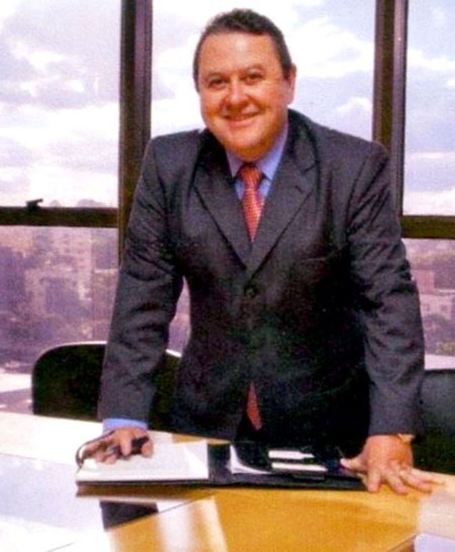 Reconhecimento- O empresário Deluz Masselli, presi­dente do Grupo Masselli, já está arrumando as malas para Buenos Aires, onde receberá o prêmio Latin American Quality Awards 2011, con­cedido pela PUC argenti­na, em reconhecimento ao compro­misso de suas empresas de produ­tos de saúde (Tecnomedical e Pro­surg) com a qualidade, inovação e crescimento sustentável | 