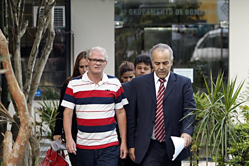 Martins (à esquerda) chegou a ficar preso por duas semanas, mas foi beneficiado por um habeas corpus | Domingos Peixoto/ Agência O Globo