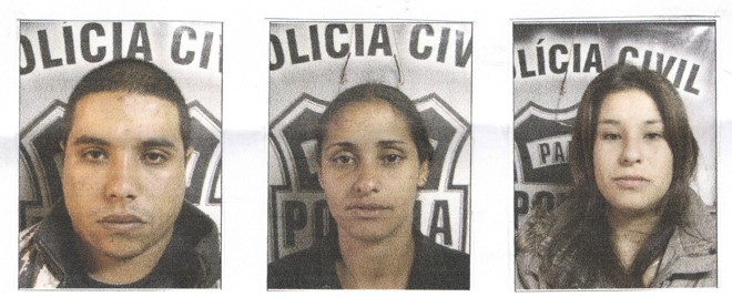 Segundo a polícia, os três foram presos quando tentavam repassar uma das notas falsas |