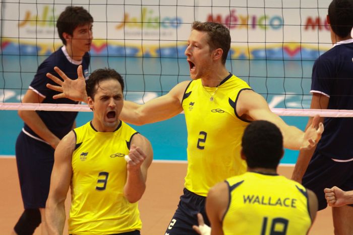 Jogadores comemoram vitória sobre a Argentina que garantiu o vôlei na final do Pan | Vipcomm