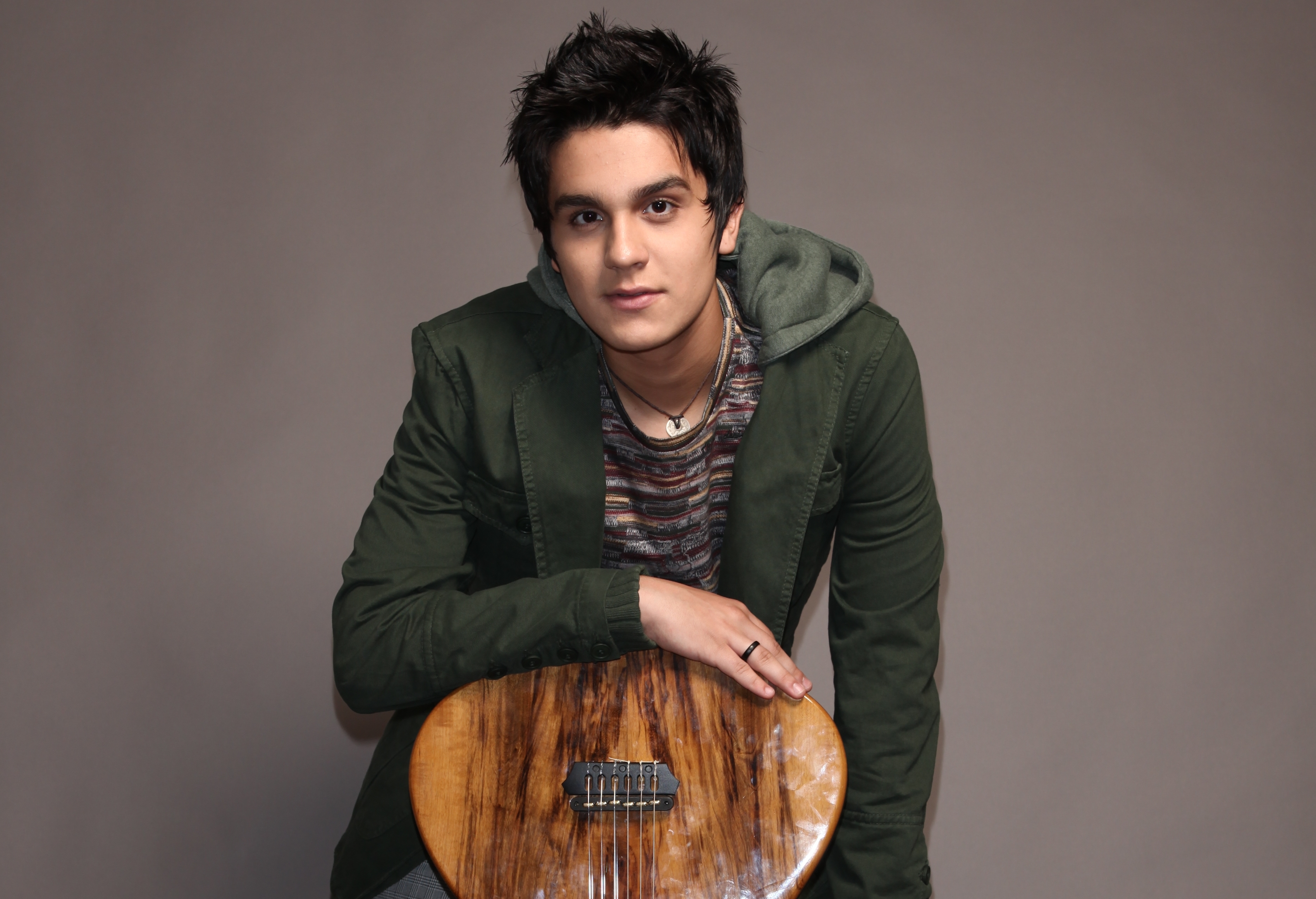 Logo depois do pouso, segundo funcionários do aeroporto, o cantor embarcou em outra aeronave e seguiu para seu destino | Divulgação