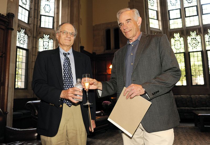 Americanos Thomas Sargent e Christopher Sims dividiram o prêmio Nobel de Economia 2011 | Tim Shaffer/Reuters
