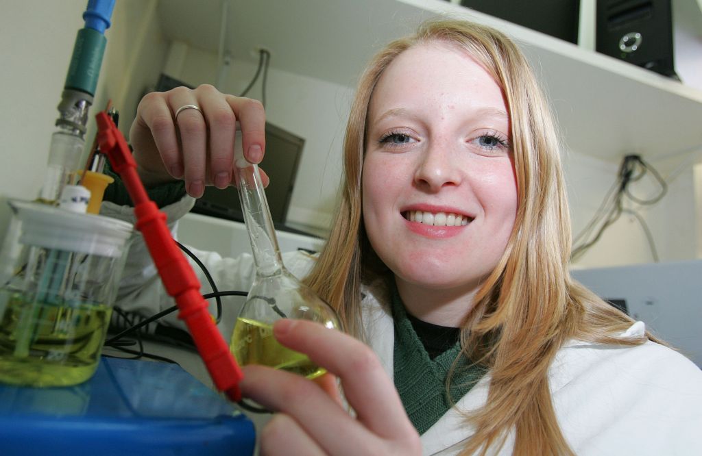 Samantha Husmann é aluna do 4.º ano de Química e bolsista do CNPq | Ivonaldo Alexandre/Gazeta do Povo