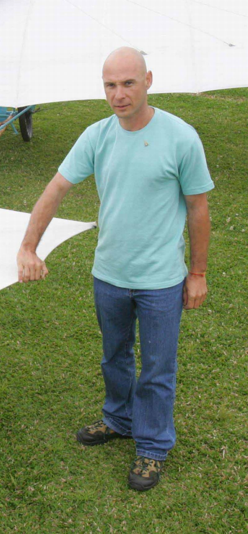 Almeida construiu réplica de avião de Santos Dumont | Aniele Nascimento/Gazeta do Povo