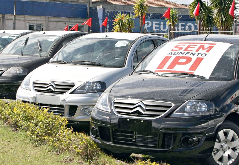 O aumento do IPI, decretado em 16 de setembro, agora só será cobrado em meados de dezembro | Ivonaldo Alexandre / Gazeta do Povo