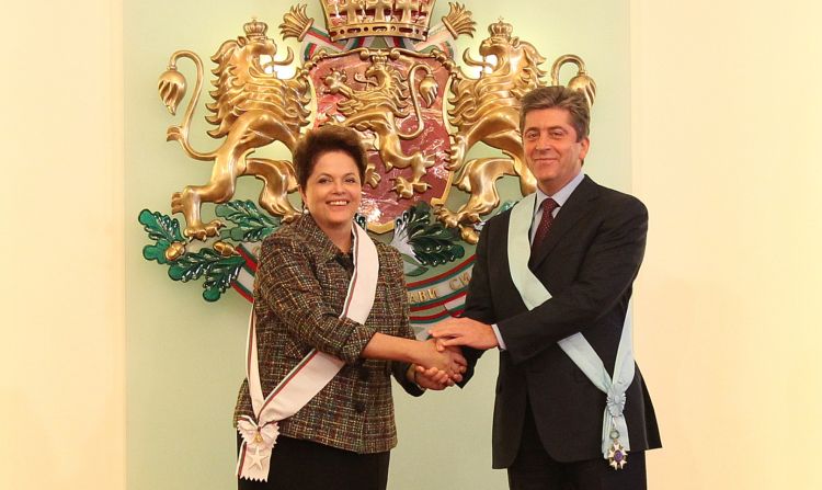 A presidenta Dilma Rousseff e o presidente búlgaro, Georgi Parvanov, durante dolenidade de condecorações no Palácio Presidencial | Roberto Stuckert Filho/Presidência da Republica