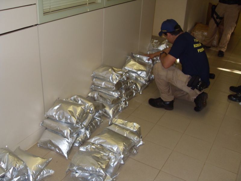 Cocaína apreendida em Arapongas estava escondida em sacos lacrados | Divulgação / Polícia Rodoviária Federal
