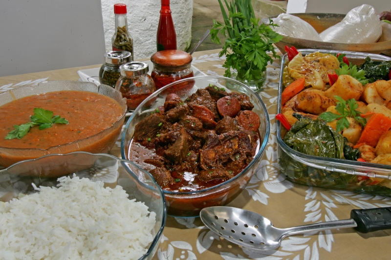 Carne cozida com caldo, acompanhado de banana e pirão quer disputar lugar na preferência do paladar do brasileiro | Antônio More / Gazeta do Povo
