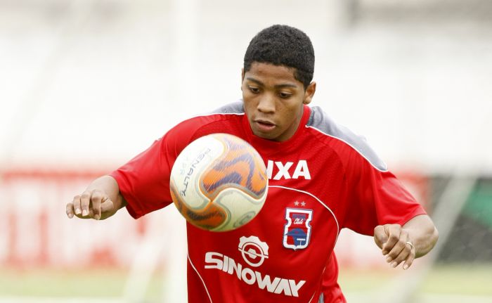 Marinho fez apenas duas partidas pelo Tricolor, entrando no segundo tempo | Antonio More / Gazeta do Povo