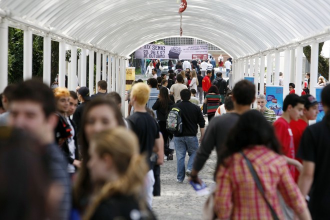 Mais de 13 mil pessoas fizeram o Exame Nacional do Ensino Médio na PUCPR. Nenhum incidente foi registrado no local |