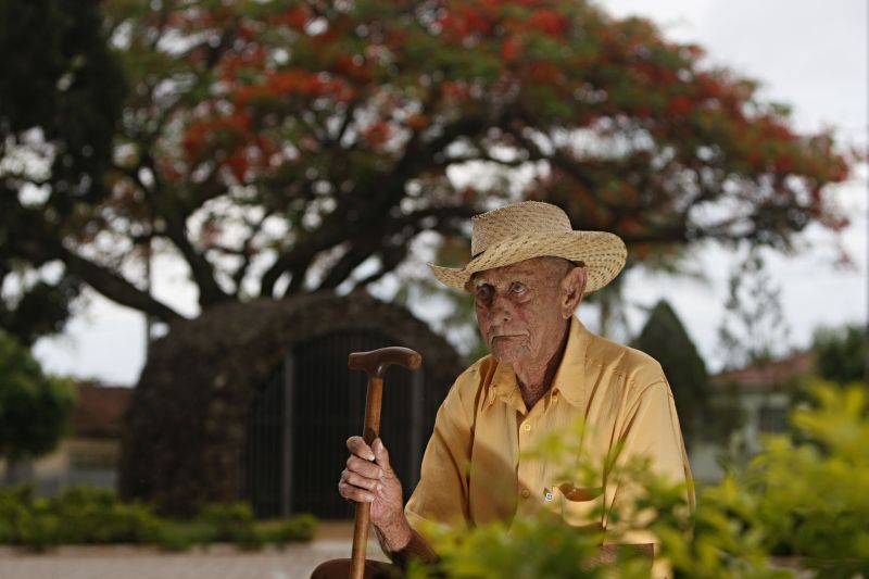 O agricultor Ivo Ferraz Carvalho, 85 anos, se desfez da área de cultivo depois que os filhos seguiram outras carreiras | Albari Rosa/ Gazeta do Povo