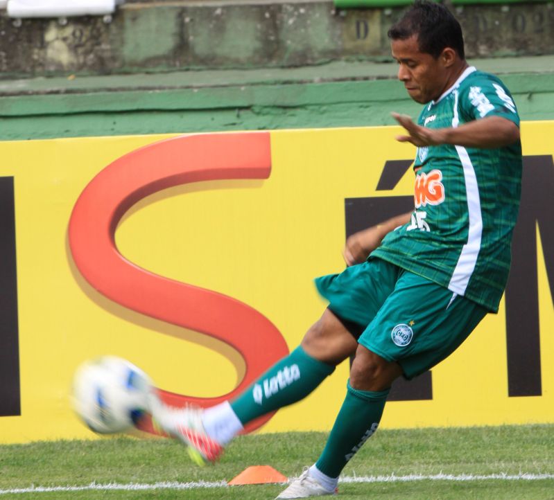 Tentando recuperar o melhor futebol, Marcos Aurélio evitou falar com a imprensa | Elton Damasio/ Gazeta do Povo