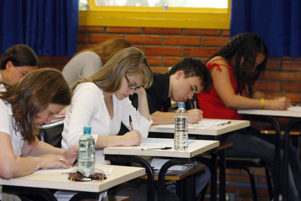 O campus da Pontifícia Universidade Católica do Paraná recebeu 13 mil participantes do Enem | Felipe Rosa/Gazeta do Povo