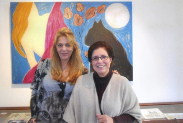 Na manhã de sábado último, no Solar do Rosário, a artista plástica Vicky Dolabella com Regina Casillo, comandante daquele espaço de cultura. Dolabella inaugurou mostra com a temática Gatos, aberta para visitação até o dia 5 de novembro | Izildinha Rodrigues