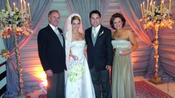 CASAMENTO DE KRISSIS E FELIPE - Krissis e Felipe, ela filha de Thaís e Heraldo Uliana e ele, de Márcia e Renato Augusto de Macedo Cruz, casaram-se na Catedral Nossa Senhora de Belém, em Guarapuava, recepcionando os convidados no Country Club |