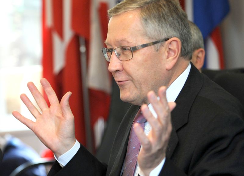 Klaus Regling, presidente-executivo do EFSF, foi à China pedir ajuda para a capitalização do fundo de resgate europeu | Peter Parks/AFP