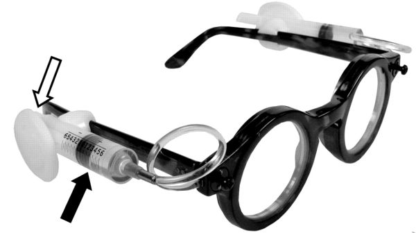 Óculos com fluído permite ajuste do foco de visão | Divulgação