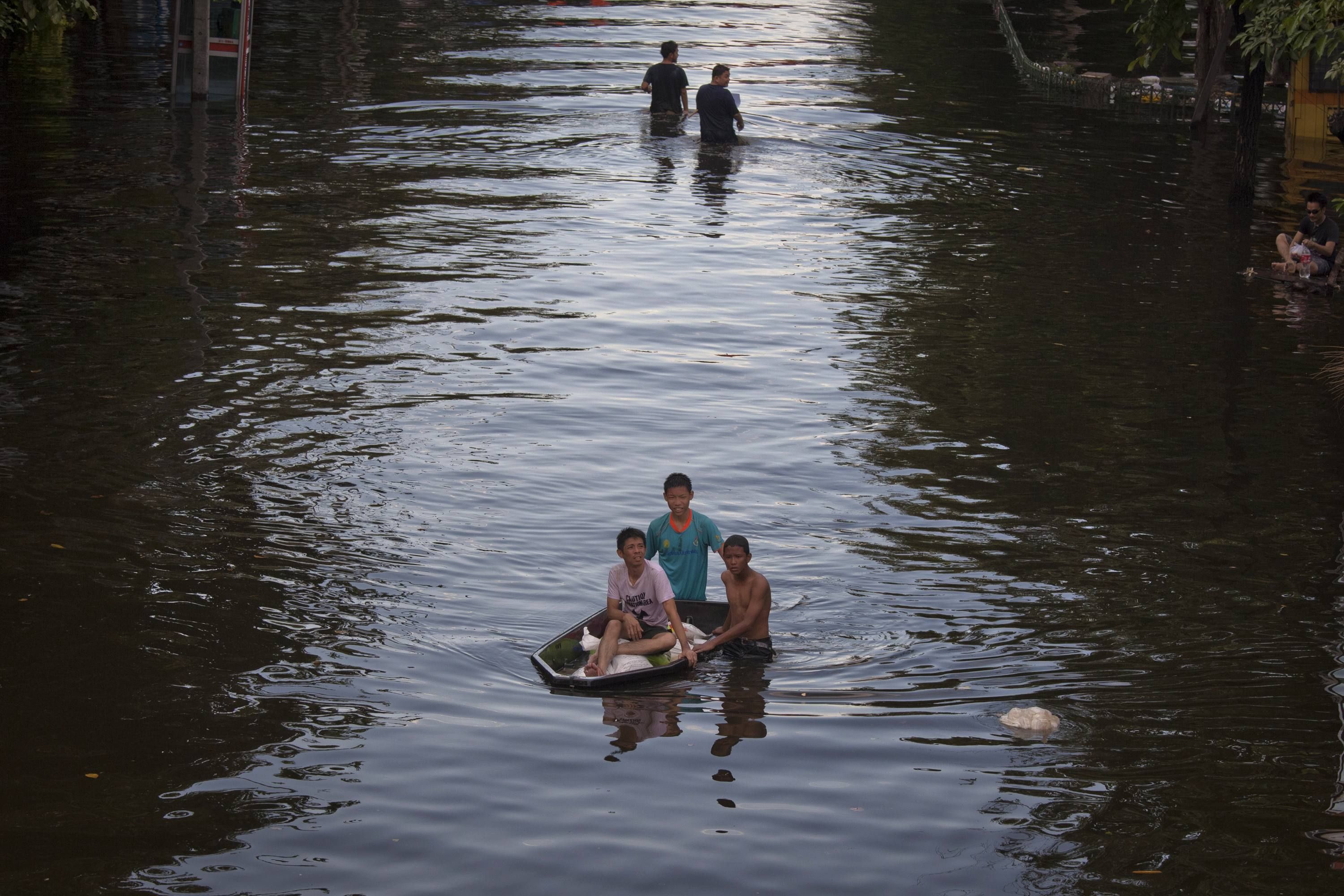 As inundações na Tailândia vêm castigando o país. Felizmente, água começou a baixar no centro de Bangcoc | Adrees Latif/Reuters