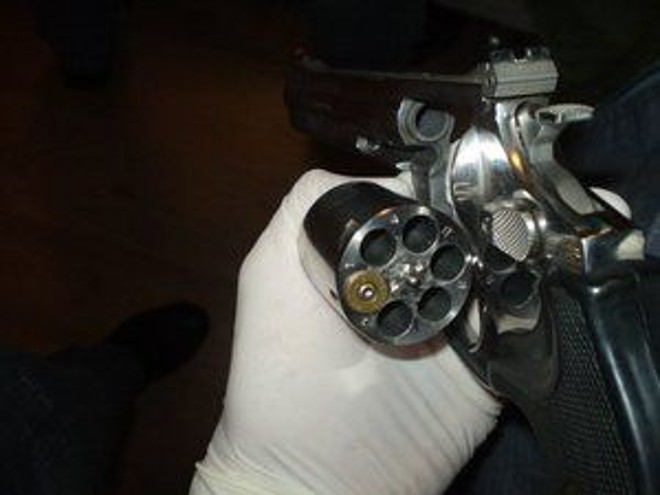 Revólver calibre 38 usada no crime |
