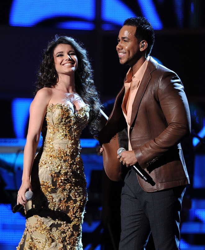 A cantora Paula Fernandes, que cantou com Romeo Santos, não levou nenhum prêmio | 