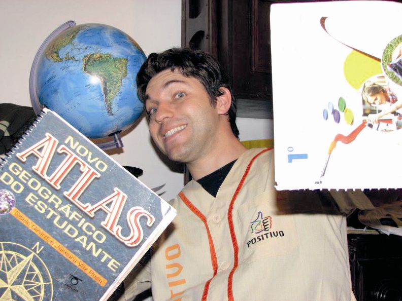 O professor Jorge Bilek aproveitou o acesso de alunos em seu perfil no Facebook para inserir novos conteúdos nas aulas de Geografia | Arquivo pessoal