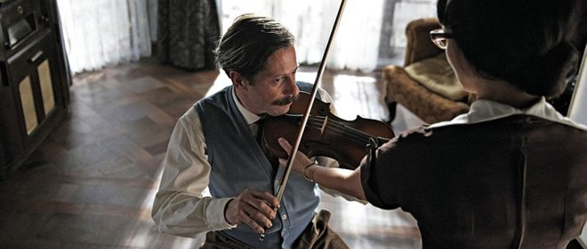 Obra acompanha os últimos dias de vida de um músico iraniano: figurino e direção de arte belíssimos no filme coassinado por Vincent Paronnaud |