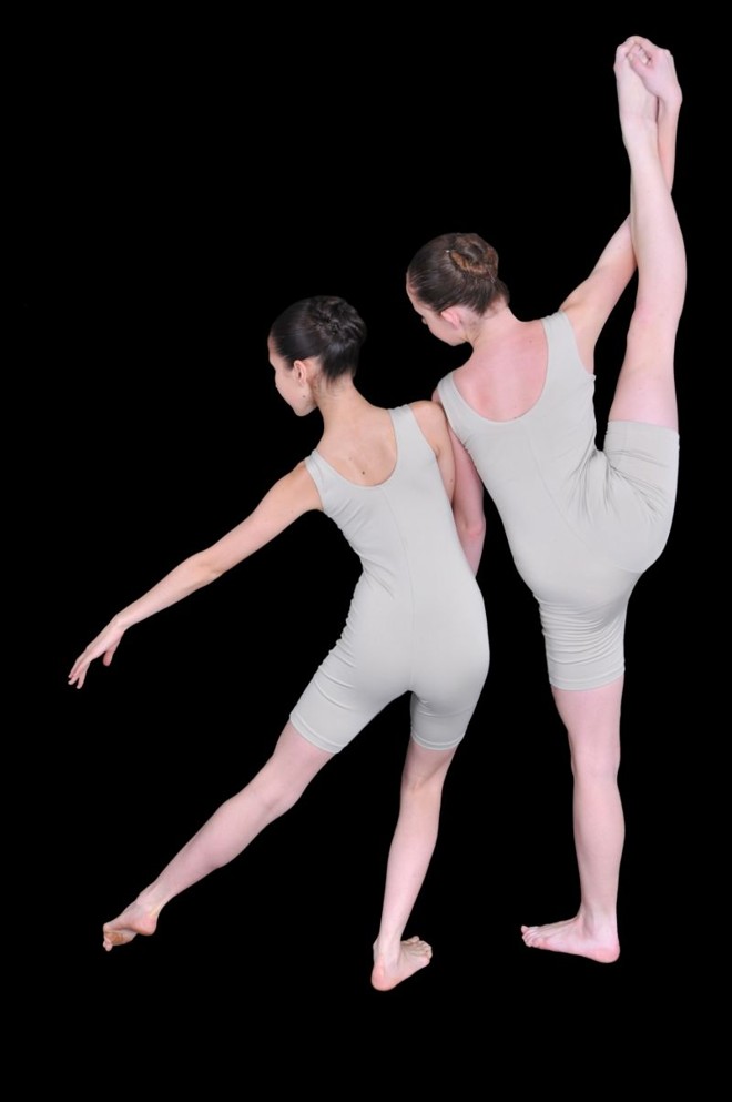 Yeah Yeah Yeah, inspirada em fatos reais sobre os Beatles, coreografa canções do repertório do grupo |