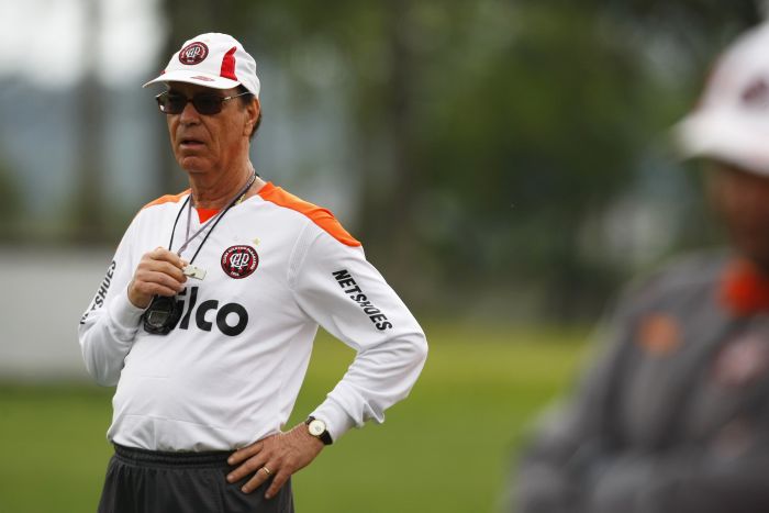 Além da vitória sobre o São Paulo, técnico Antonio Lopes também já projeta um bom resultado no clássico com o Coritiba | da