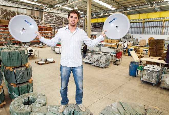 Fábrica produz cerca de 80 produtos diferentes. O presidente Douglas Sendeski diz que o bom ambiente faz a diferença |