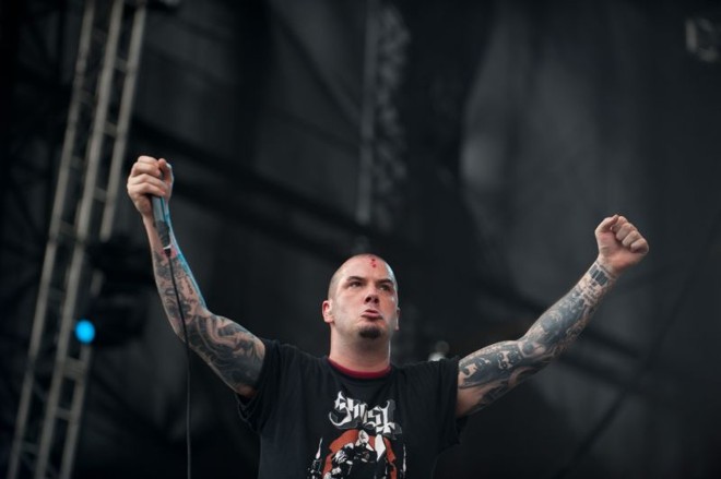 Phil Anselmo, do Down, que se apresenta amanhã no Curitiba Master Hall, com abertura do ex-Guns n Roses Duff McKagan |