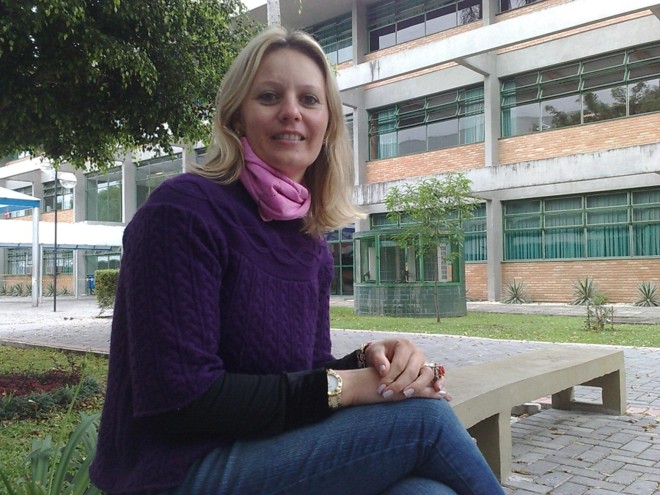 A professora Marilia Aparecida Schulz Gatto veio de Toledo com a filha para que ela prestasse o vestibular para Medicina. | 