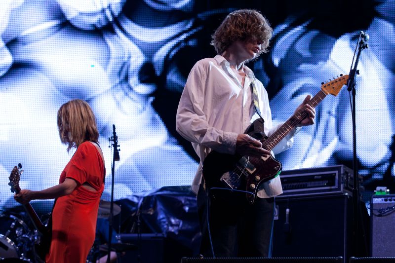 Kim Gordon e Thurston Moore sugeriram que o Sonic Youth pode continuar mesmo após o divórcio | Marcos Hermes/Divulgação
