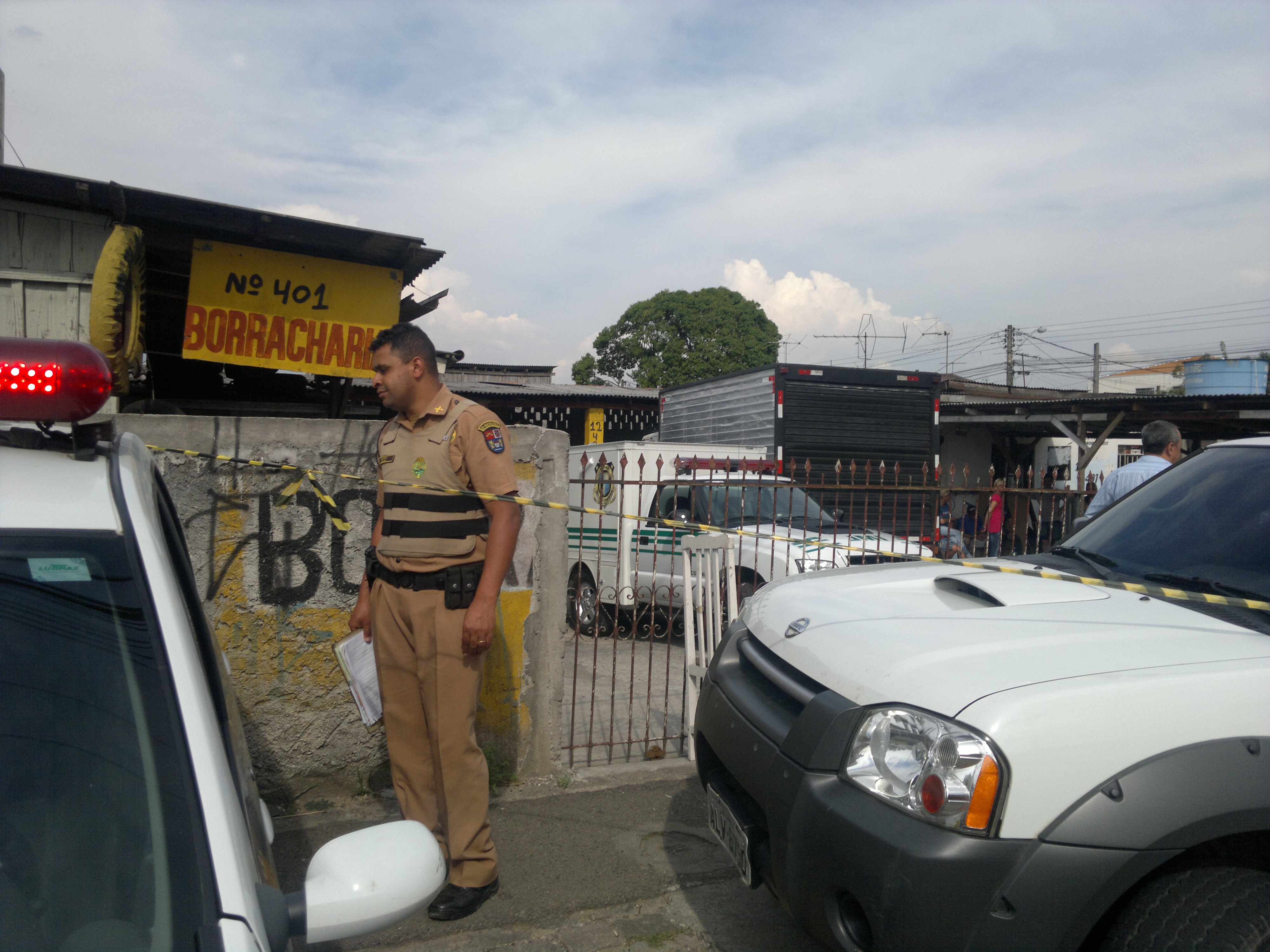 Borracharia foi isolada para que polícia iniciasse investigações | Felippe Aníbal/ Agência de Notícias Gazeta do Povo