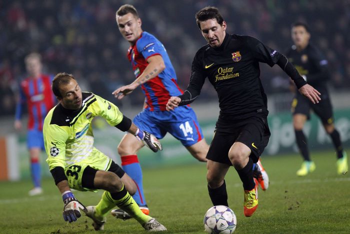 Messi durante o confronto com o Viktoria Plzen, quando marcou o 14.º hat-trick (três gols em um jogo) da carreira | Petr Josek/ Reuters