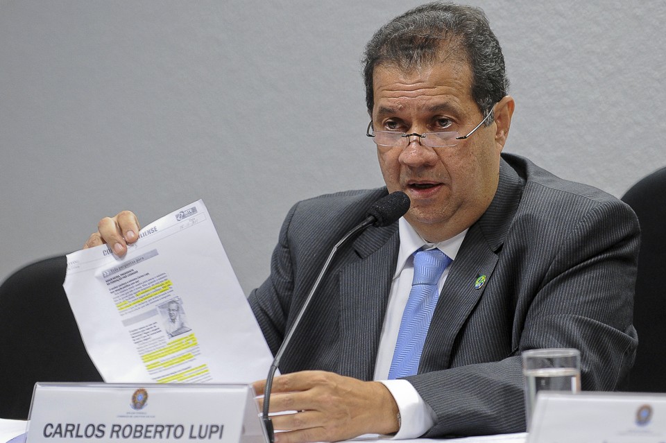 Lupi afirmou que estava sob forte pressão de deputados da oposição e, portanto, não se lembrou naquele momento que viajara naquela aeronave | Wilson Dias/ABr