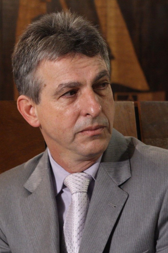 Veneri: avião é para o governador ou para a Copel? |