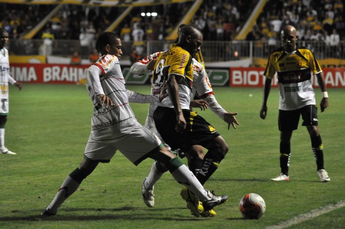 Empate da Lusa com o Criciúma adiou a decisão do campeão da Série B | Deza Bergman / Diário de Notícias