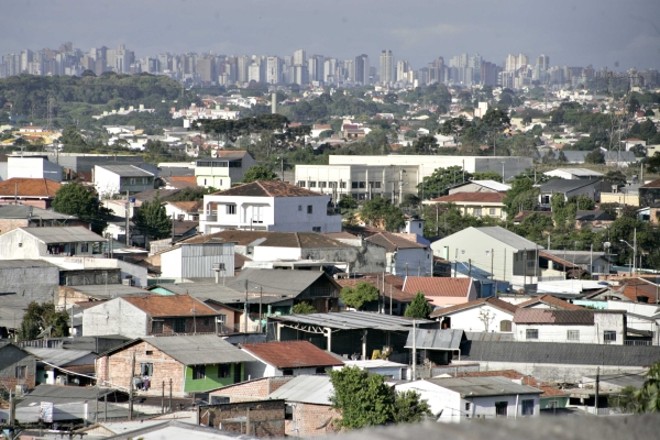 Comunidade fica a 20 quilômetros do Centro de Curitiba: combinação entre drogas e gangues explicaria homicídos | 