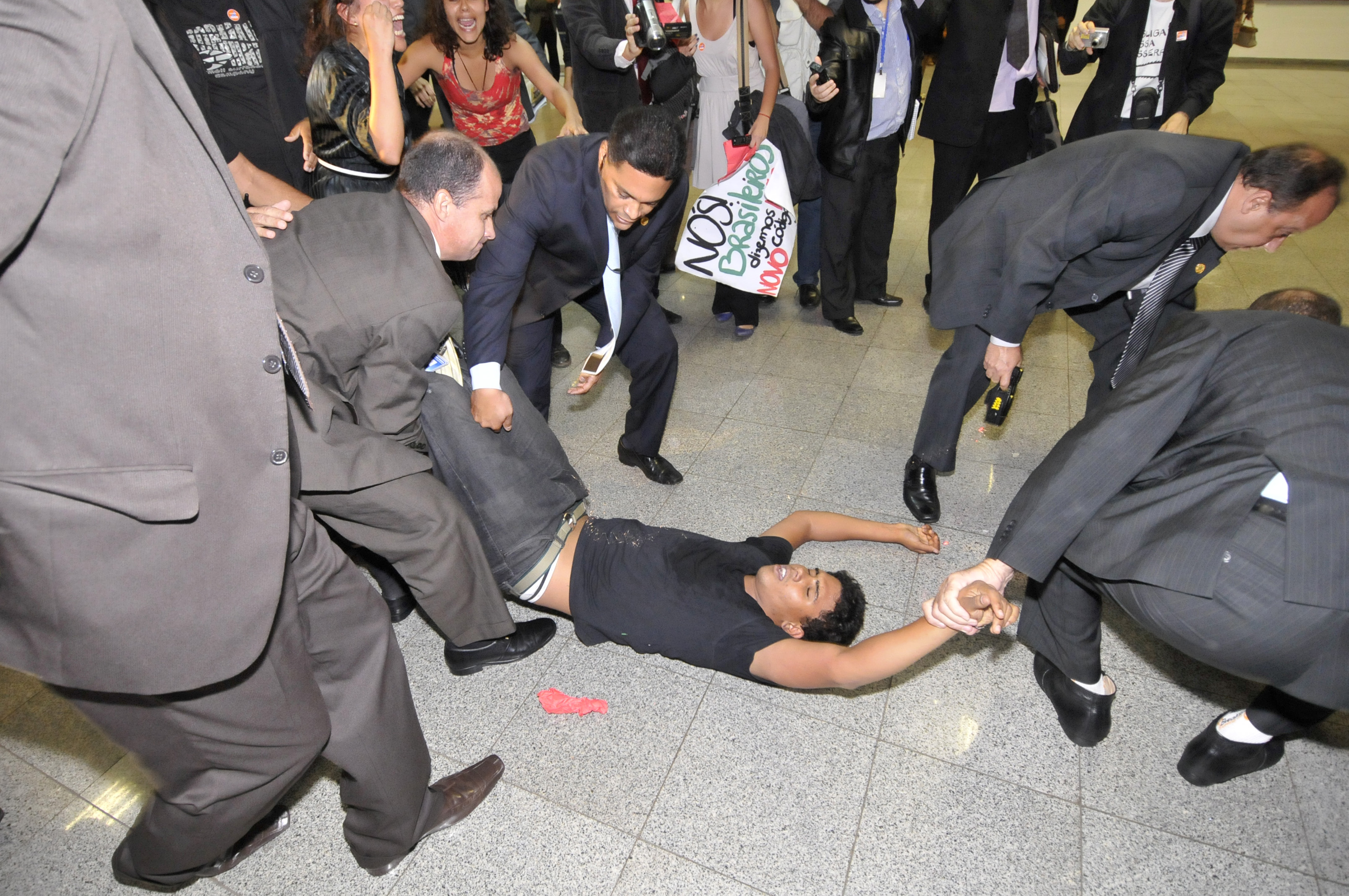 Estudantes entraram em conflito com a Polícia Legislativa do Senado | Geraldo Magela/ Agência Senado