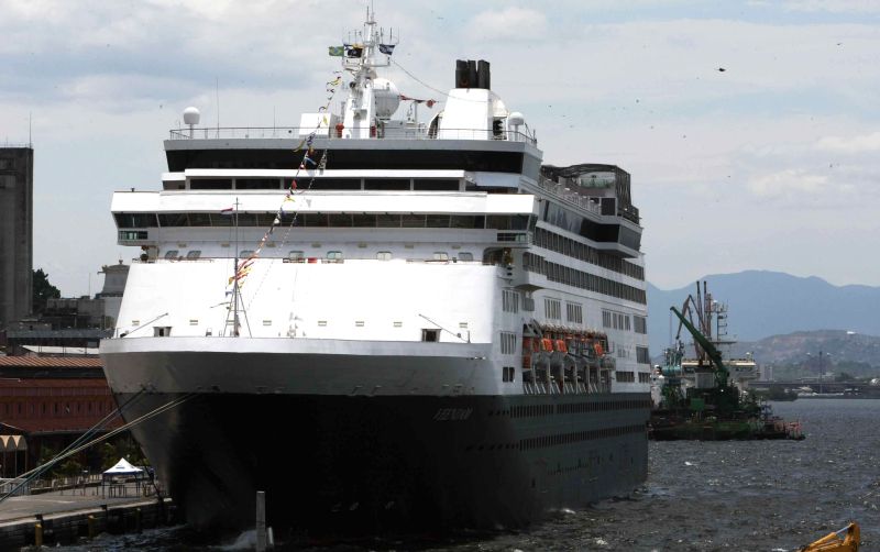 Transatlântico MS Vendaam saiu de Nova York em outubro e chegou ontem ao Brasil, quando foi averiguado pela Anvisa | Severino Silva/Ag. O Dia