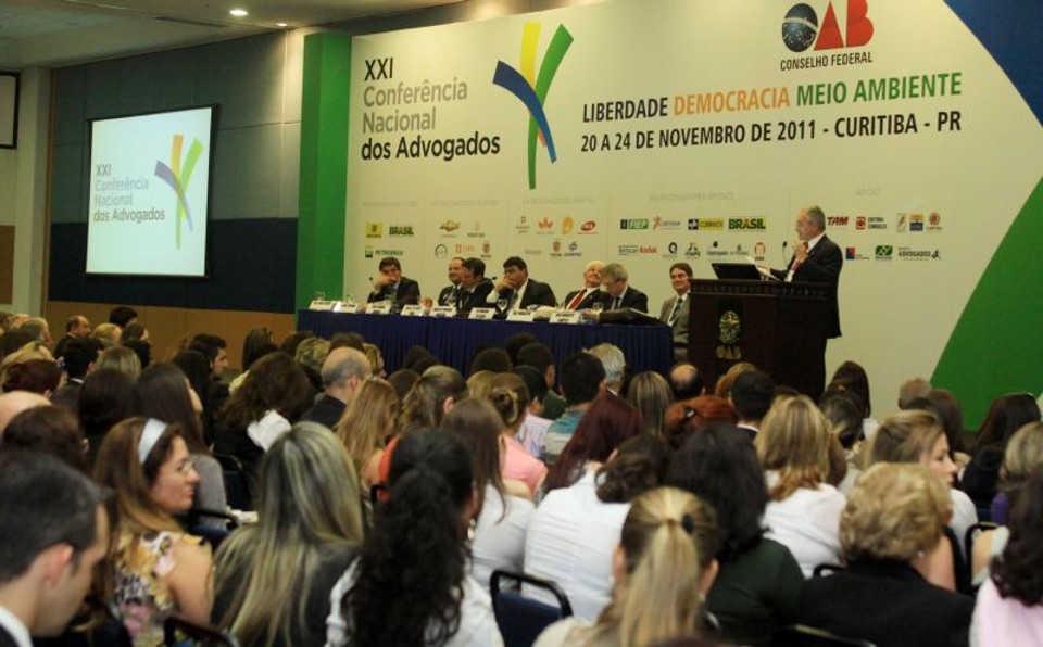 O pailnel Direitos das Famílias foi um dos mais concorridos ontem: centenas de pessoas acompanharam os debates | Elton Damásio/Gazeta do Povo