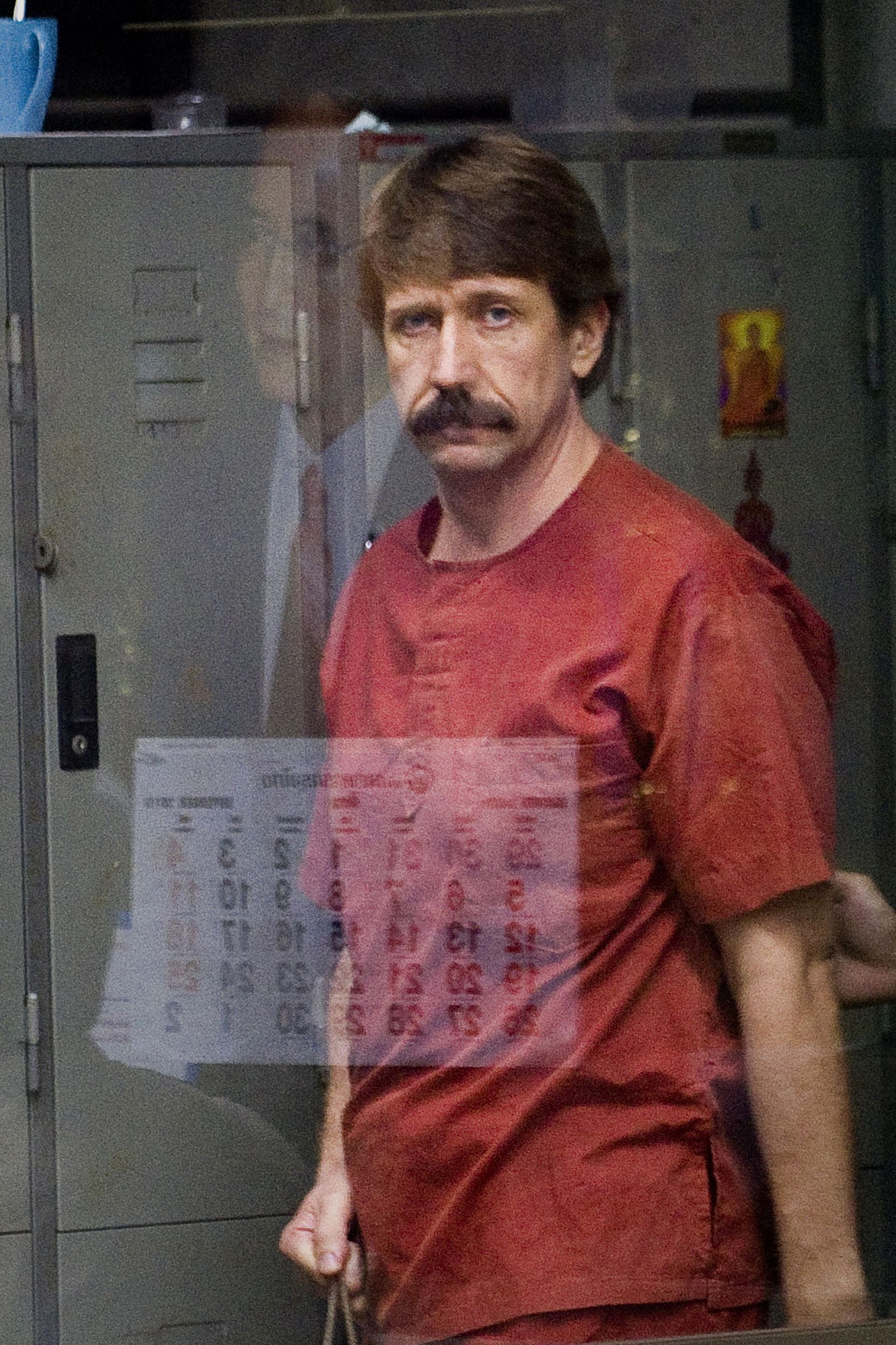 Foto de arquivo Viktor Bout, ex-contrabandista de armas russo, quer inspirou personagem do livro O Senhor das Armas | AFP PHOTO / Nicolas ASFOURI