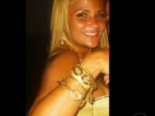 Danúbia chegou acompanhada da irmã |