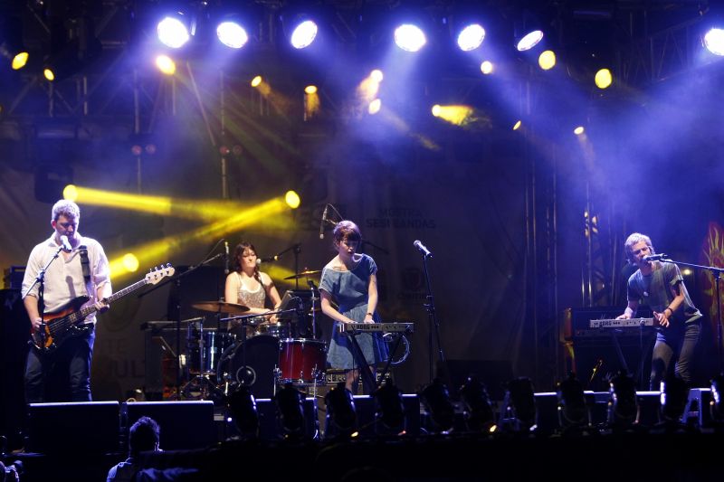 Copacabana Club, no show da Virada Cultural: grupo agora é um quarteto, sem o guitarrista Rafael Martins | Hugo Harada/Gazeta do Povo