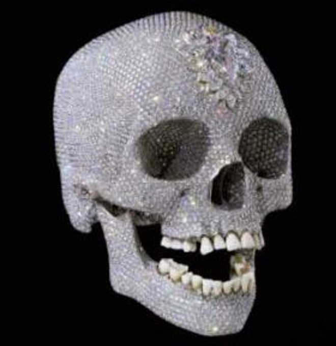 ダミアンハーストThe making of the diamond skull Crânio de diamantes de Damien Hirst será exibido em Londres