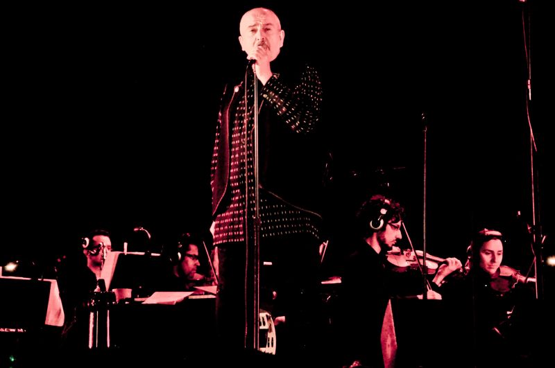 Público respeitou o show de Peter Gabriel, que exigia mais concentração e silêncio do que é costume em festivais, mas defesa de causas políticas incomodou | Thays Bittar/Folhapress