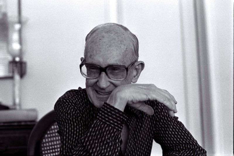 Uma série de eventos e obras estão sendo lançadas em comemoração aos 110 anos que Drummond completaria em 2012 | Divulgação