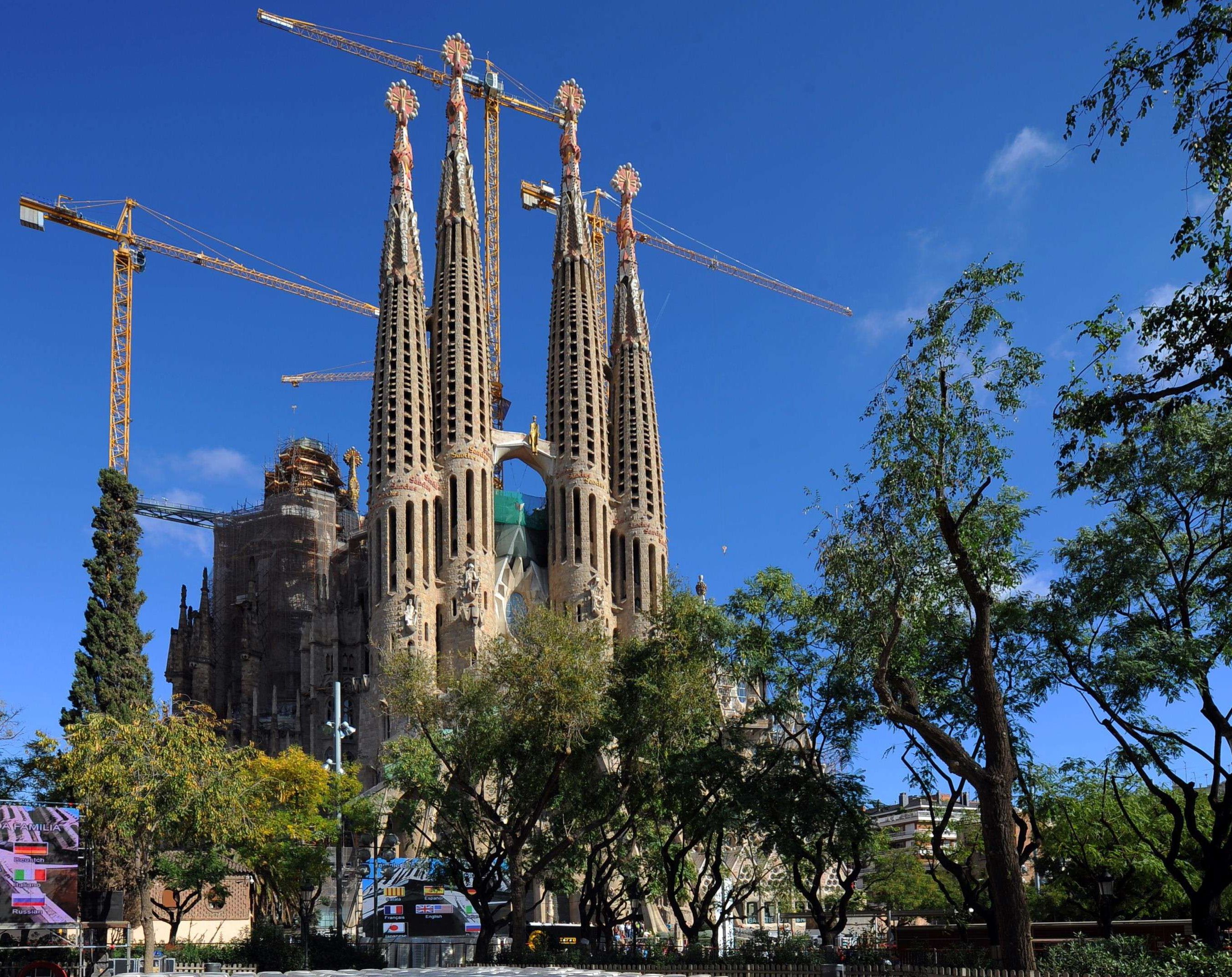 Catedral de Gaudi, em Barcelona: exigências para entrada de espanhóis começa em abril. | AFP PHOTO/ LLUIS GENE