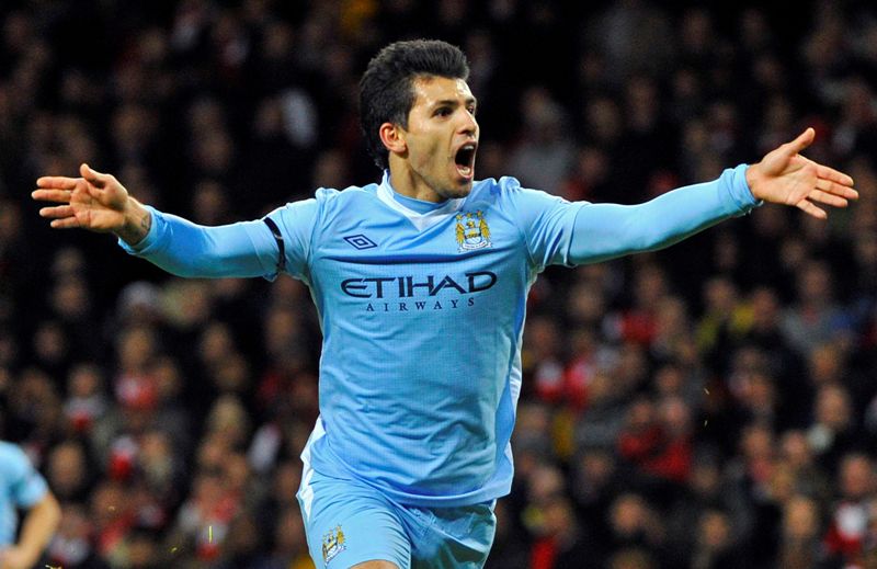Agüero comemora o gol que decretou a vitória do City sobre o Arsenal | Toby Melville/ Reuters
