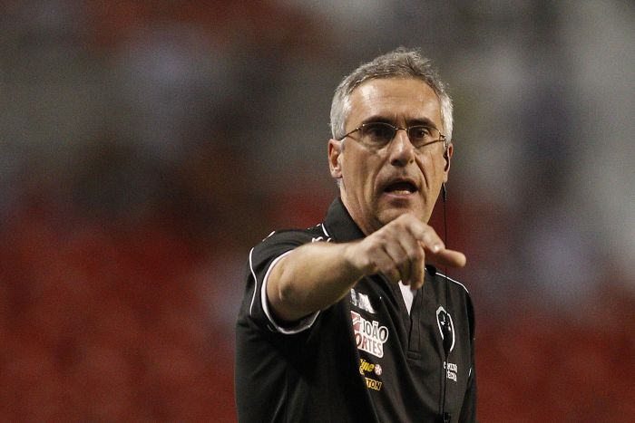 Com a saída de Caio Júnior, o preparador de goleiros do Botafogo, Flávio Tenius, assumirá interinamente o comando da equipe | Fernando Soutello/ AGIF